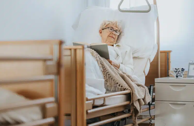 Optimiser le confort des patients grâce au mobilier d’hébergement médicalisé