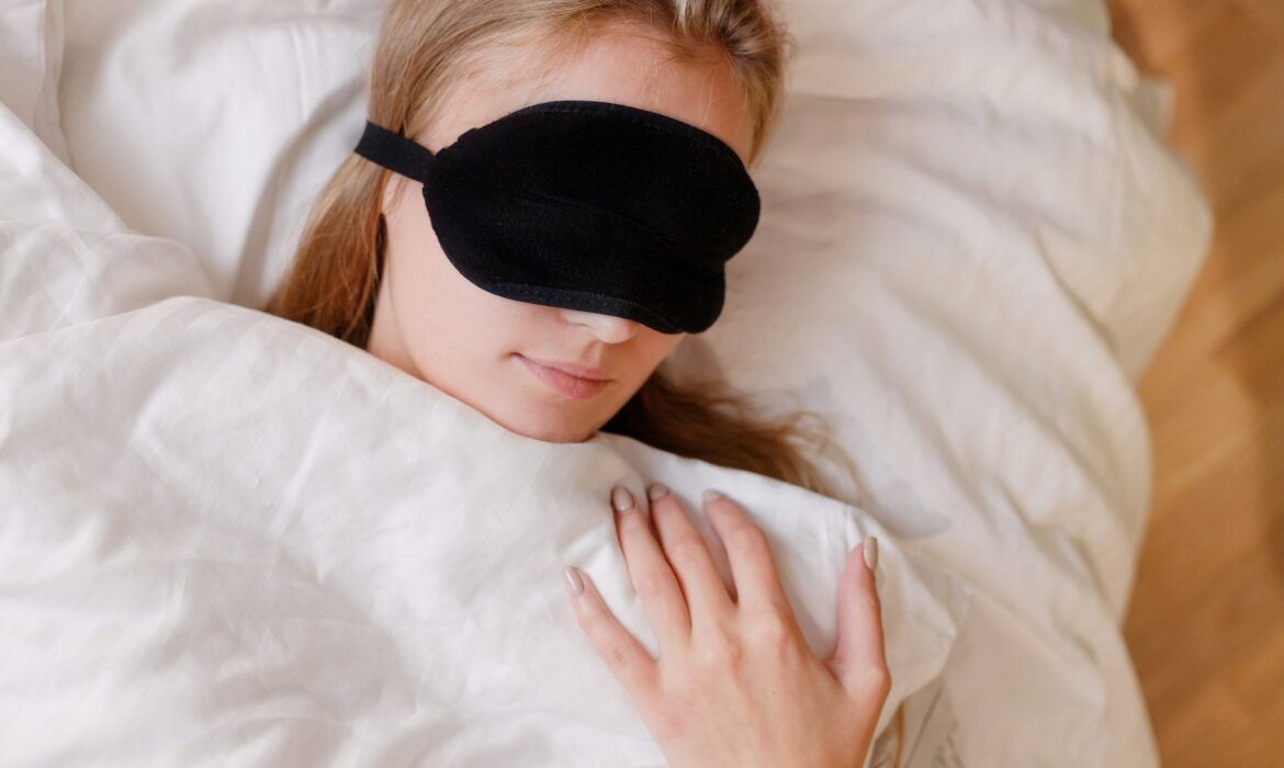 Découvrez les bienfaits du masque de sommeil en soie pour vos nuits